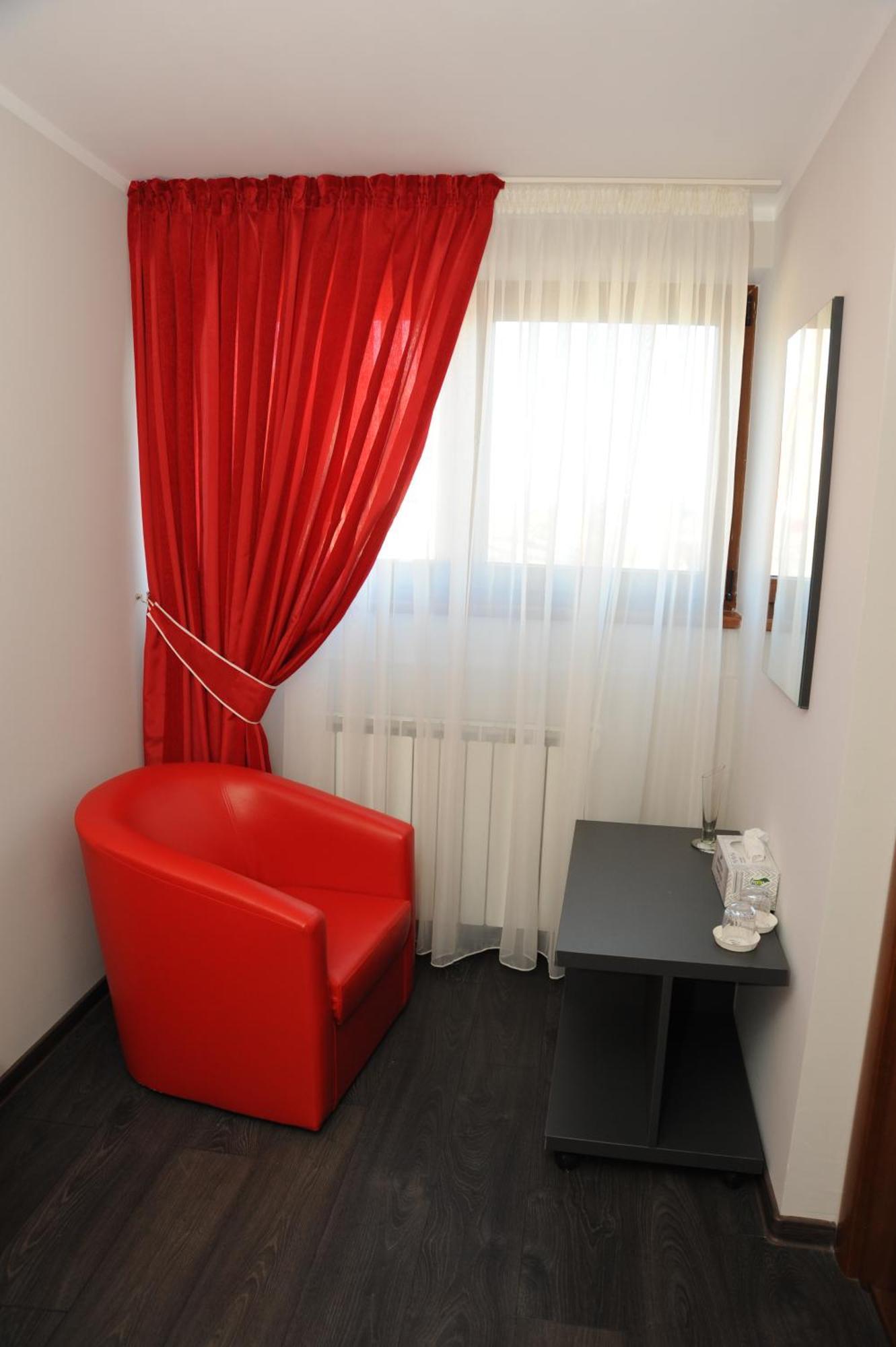 Bed and Breakfast Castelul De Smarald Pangaracior Zewnętrze zdjęcie